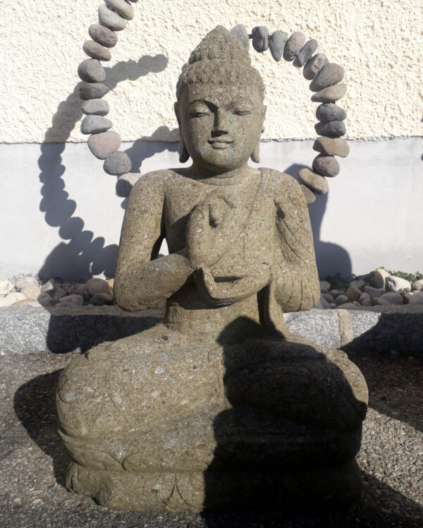 buddha aus lavastein 80 cm